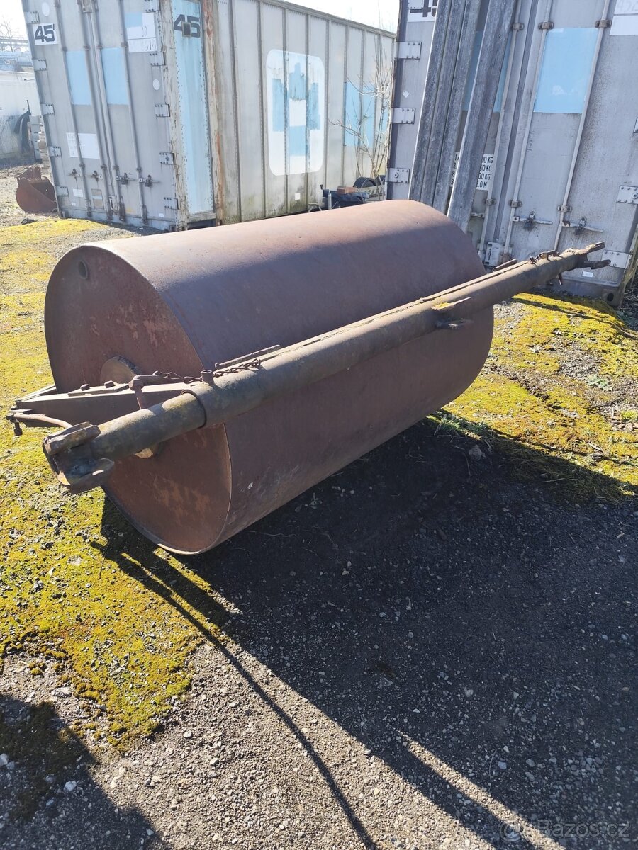 Válec ,lučni válec