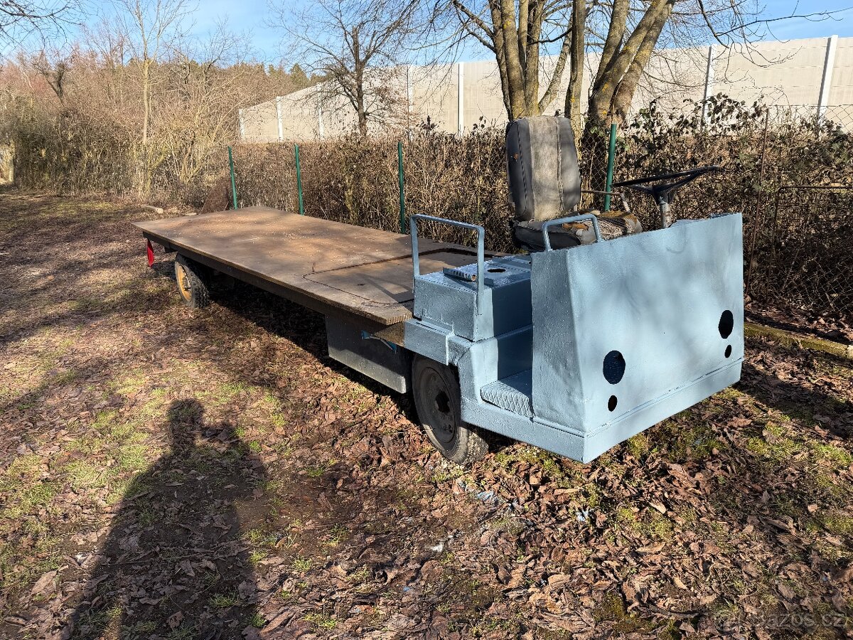 Plošinový bateriový vozík