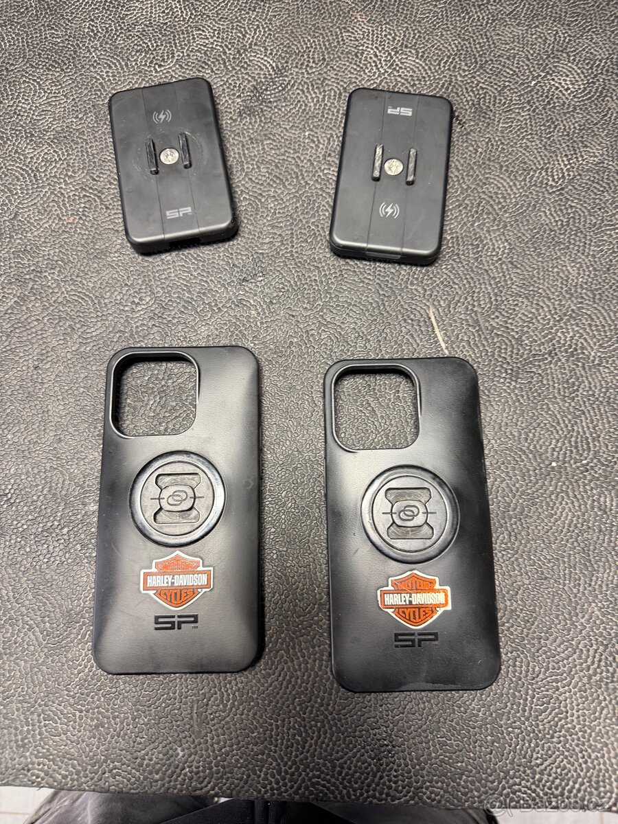 SP Connect bezdrátová nabíječka a pouzdro