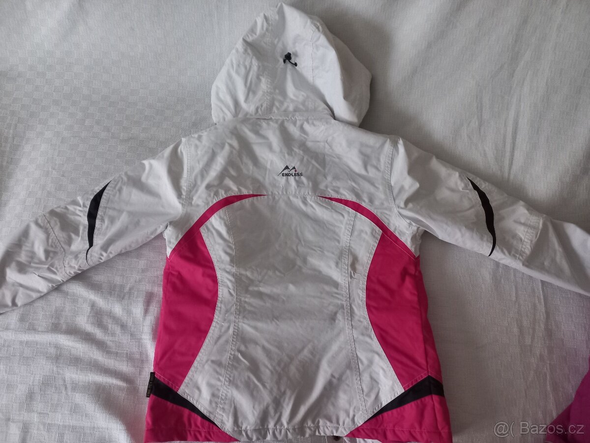 Prodám zimní lyžařskou bundu vel.36