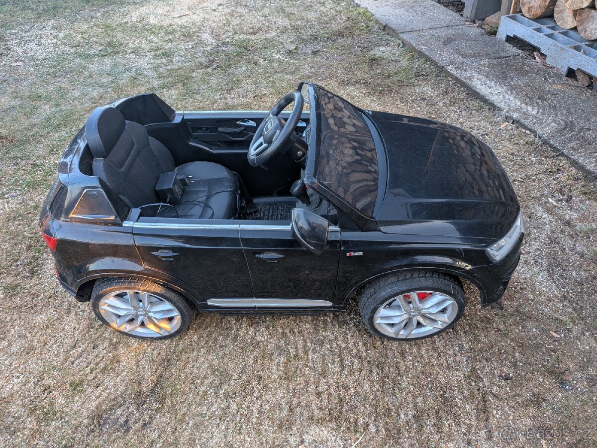 Dětské elektrické autíčko