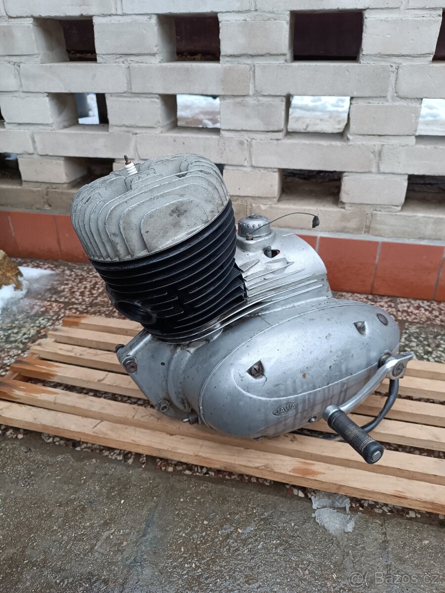 Motor Jawa 250, typ 559 panelka