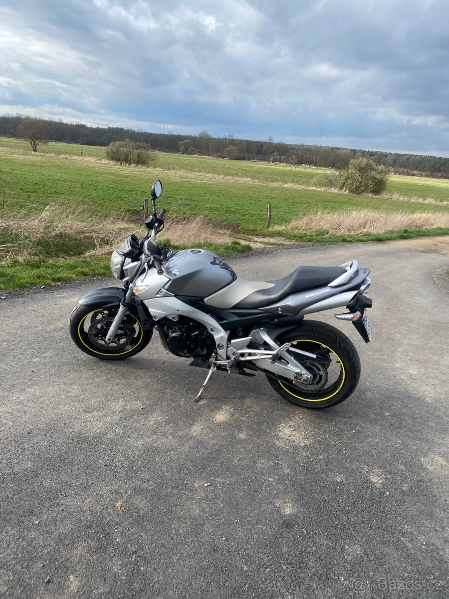 Suzuki GSR 600