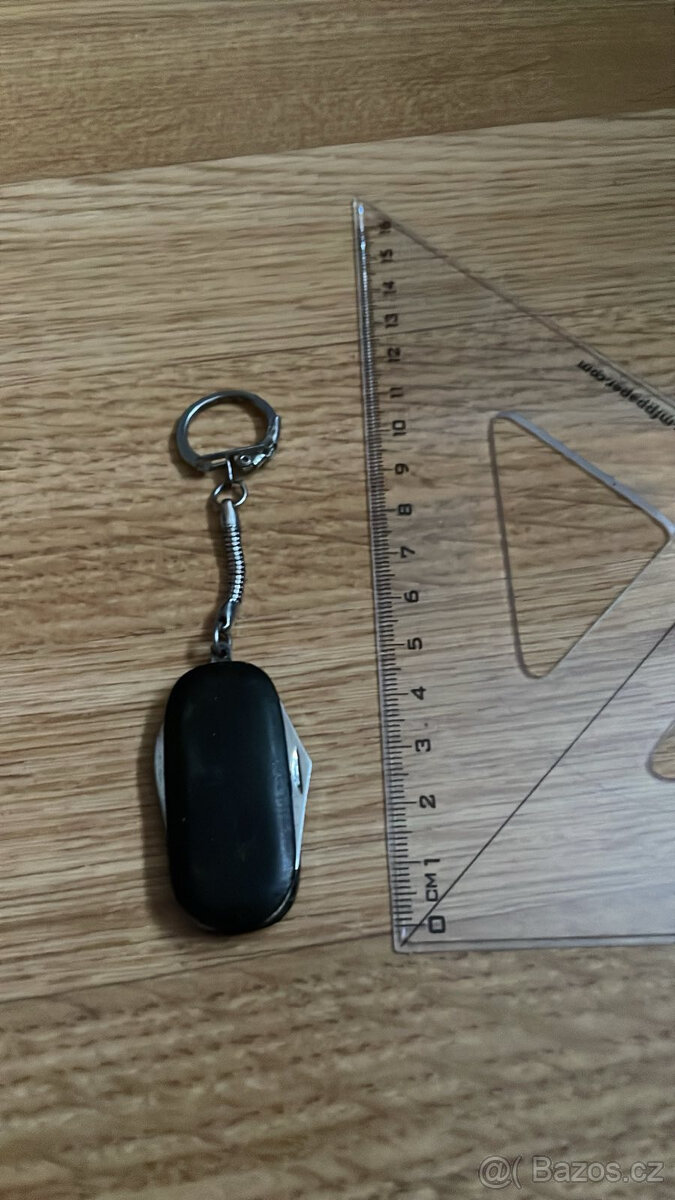 nožík - přívěsek; nůž multifunkční