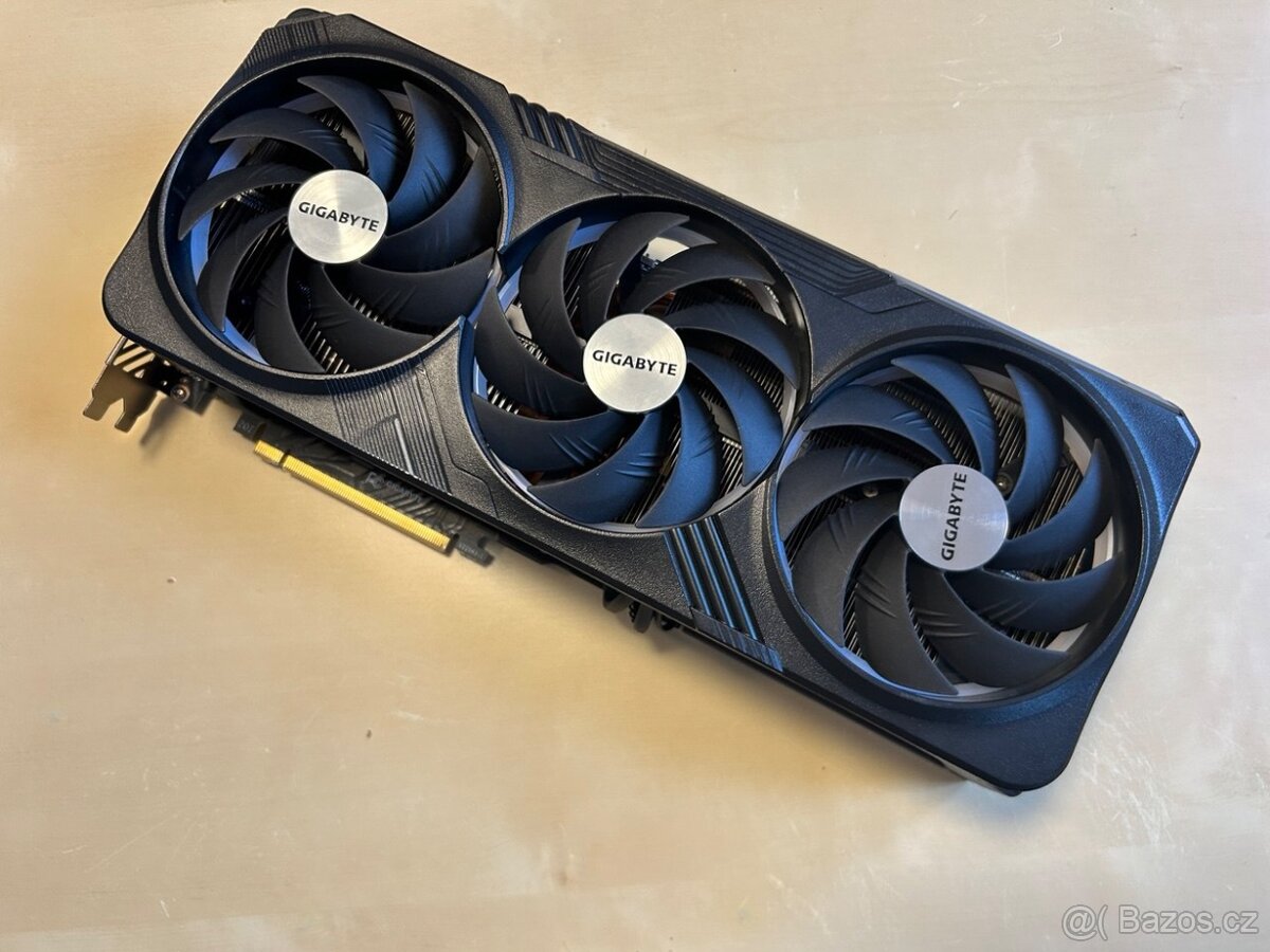 GIGABYTE RTX 4090 GAMING OC