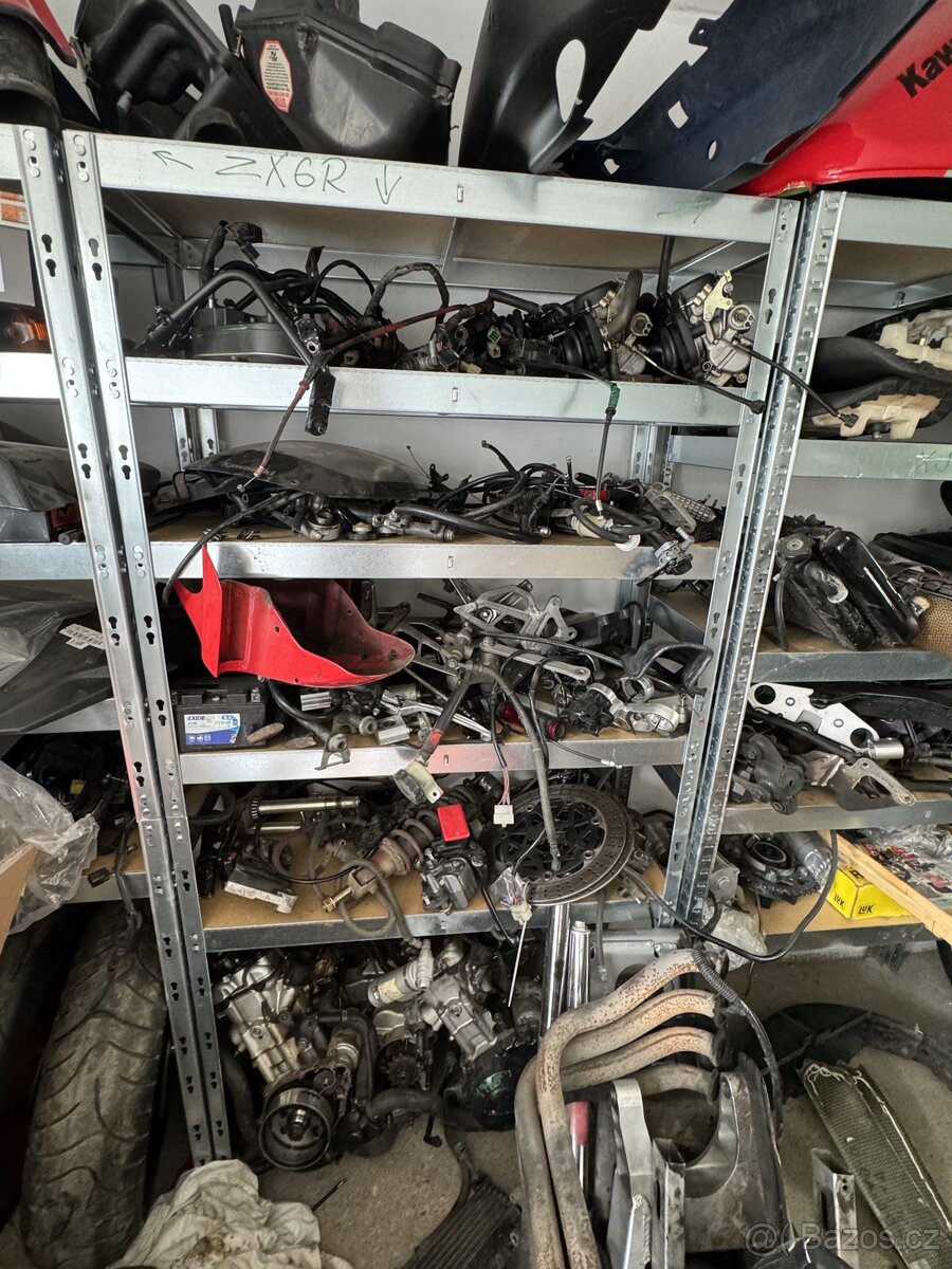 Kawasaki zx6r 96,97 Díly