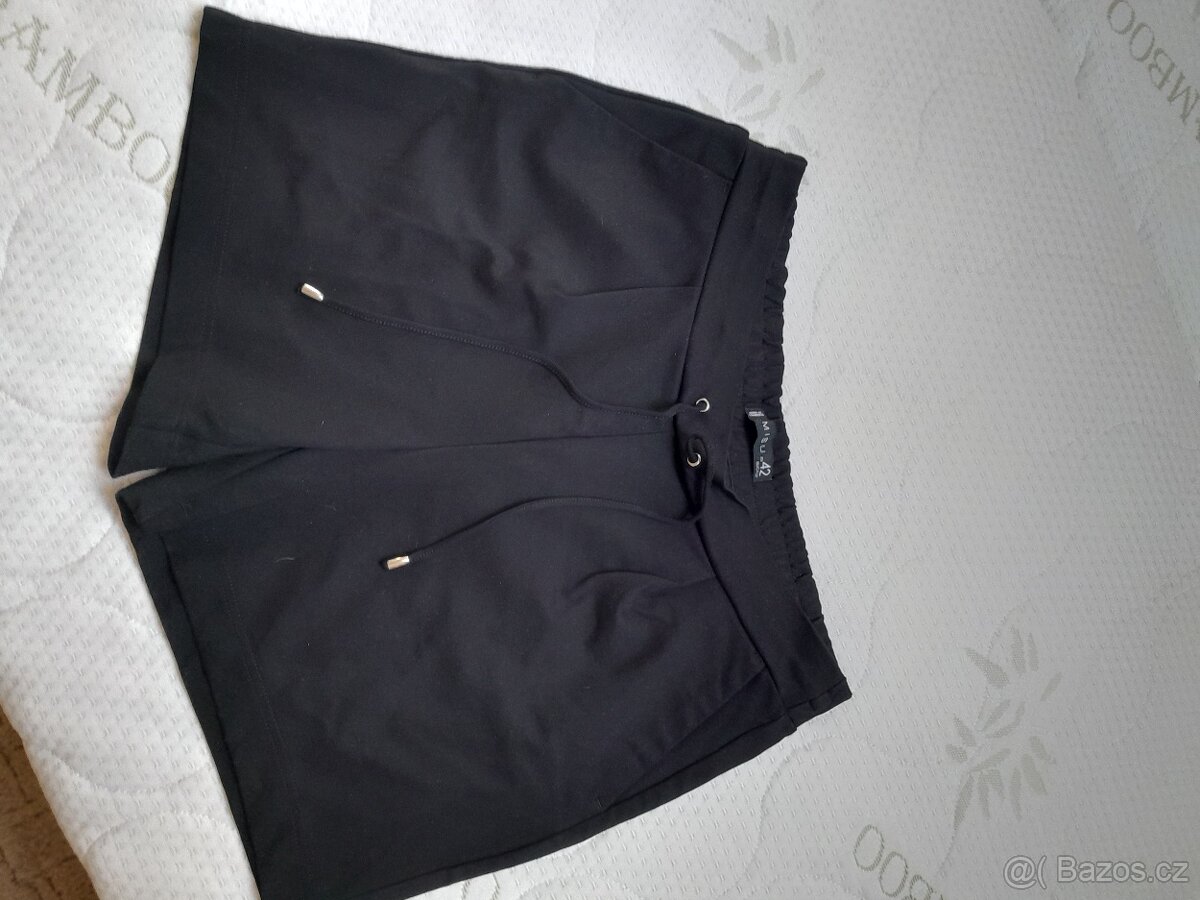 Dámské kraťasy vel. 42