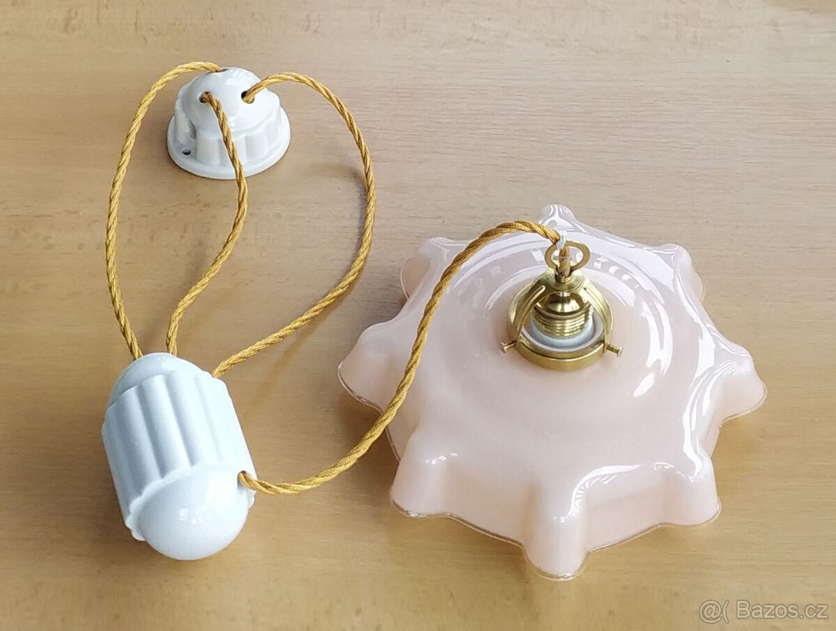 Starý stahovací lustr / stahovačka