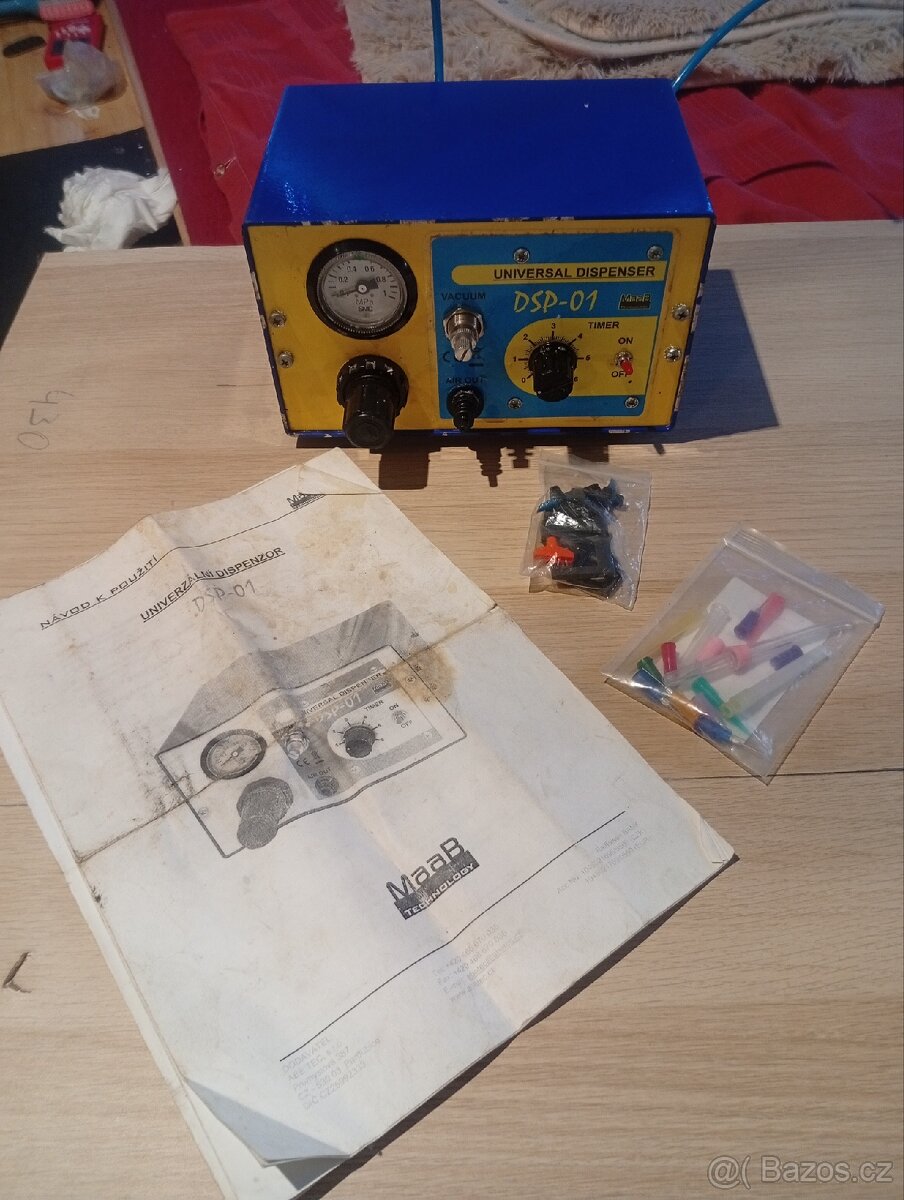 Pneumatický dávkovač pasty a tavidla