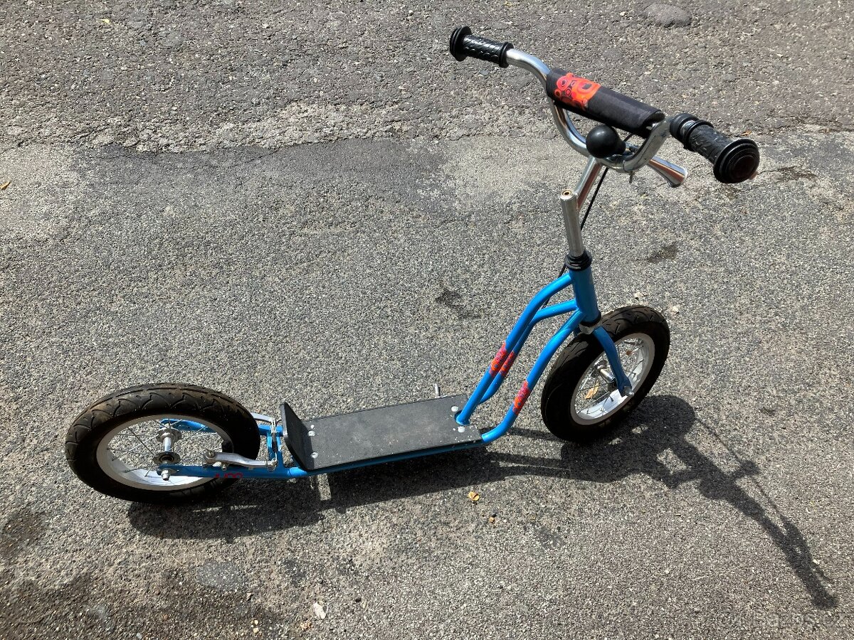 Prodám dětskou koloběžku 5-8 let