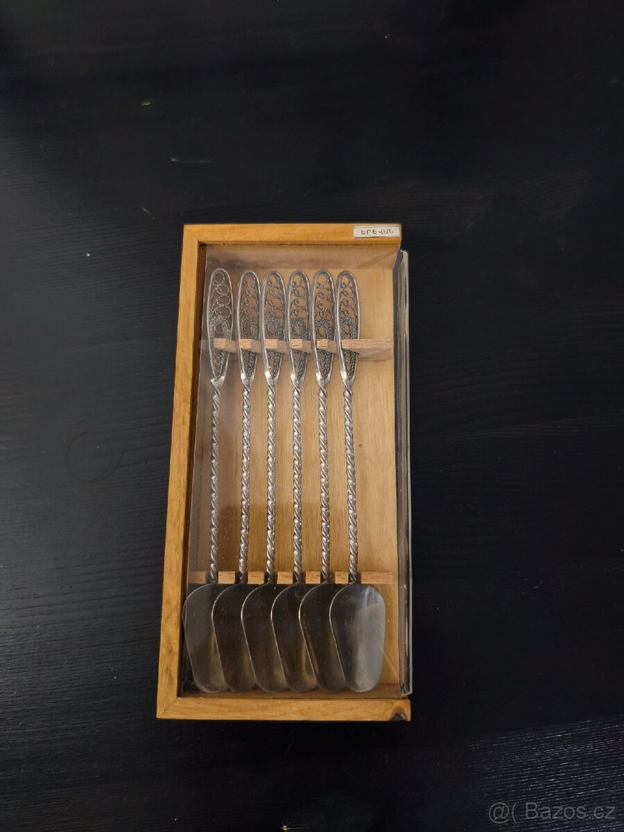 Retro sada 6ks ozdobných Ižiček v kazetě