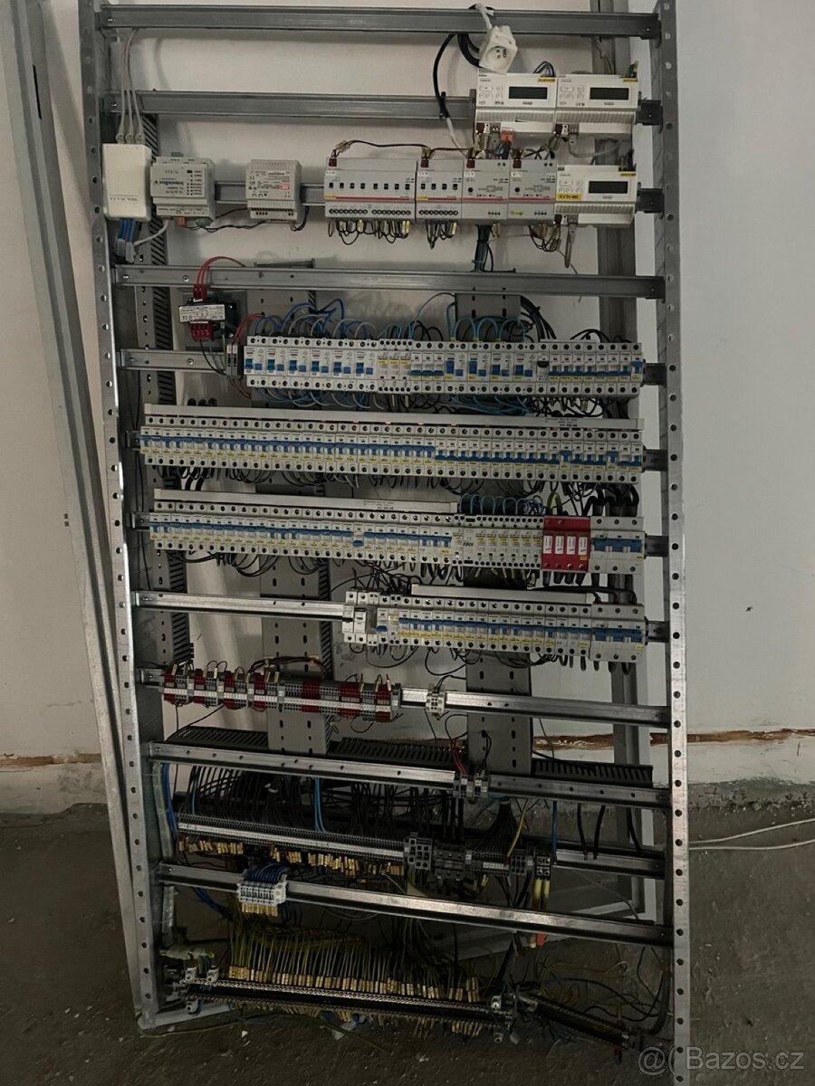 Elektro prvky do rozvaděčů – jističe, chrániče atd