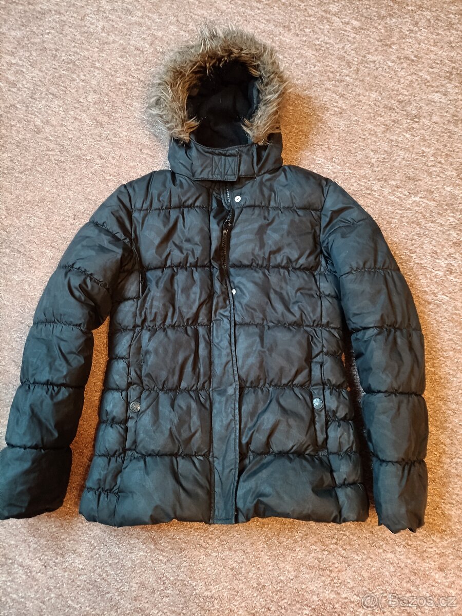 Zimní dívčí kabátek vel. 152, CaA