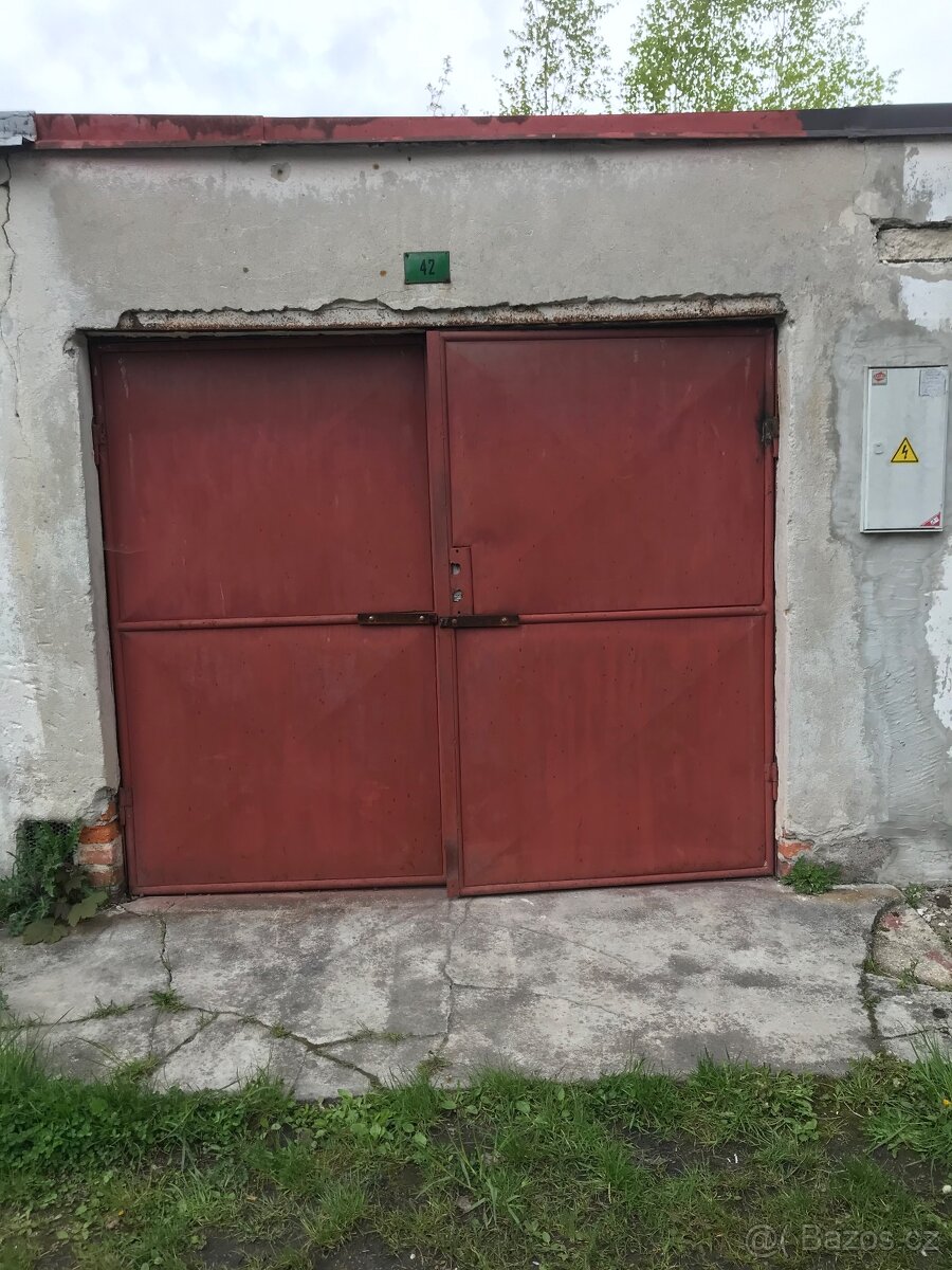 Garáž v Kraslicích