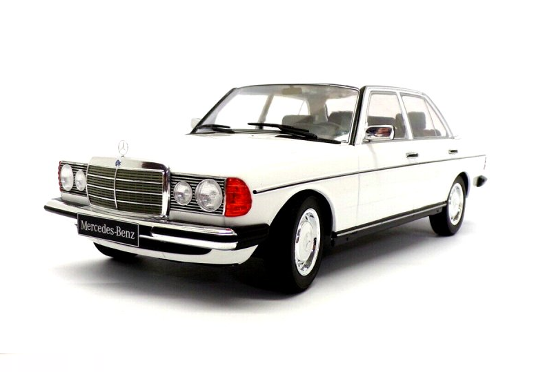 Mercedes Benz 1:18 Bílý