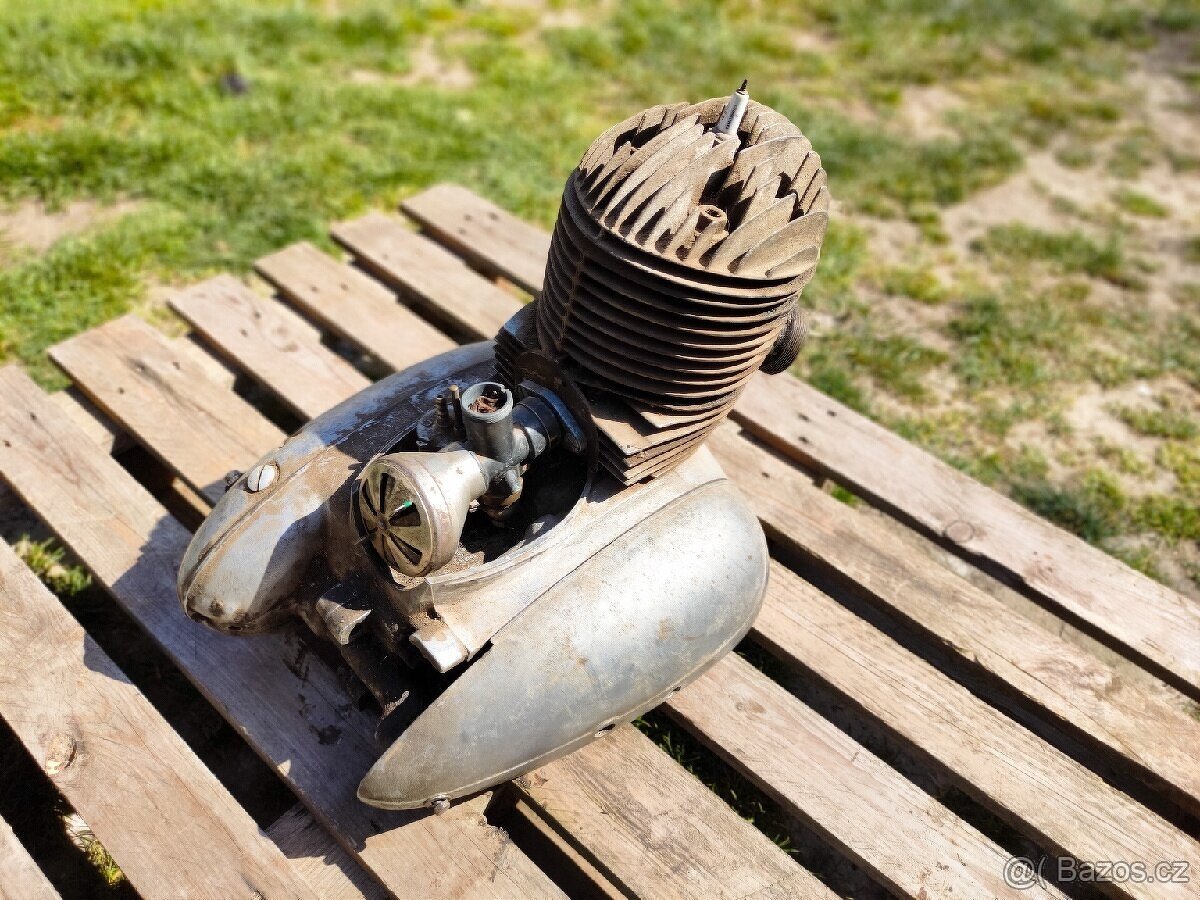 Motor Jawa 250 Pérák Zbrojovka