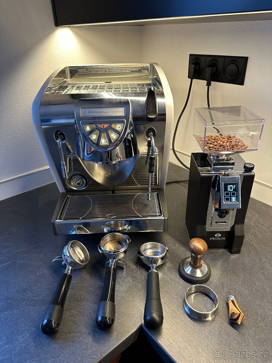 kávovar Nuova Simonelli Musica LUX