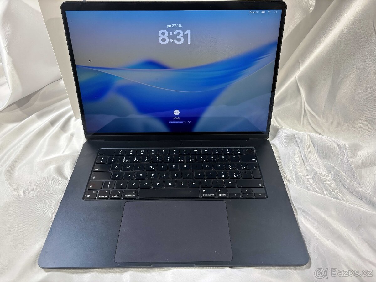 Apple MacBook Air 15" M3 10-GPU 8GB 256GB - Midnight CZ