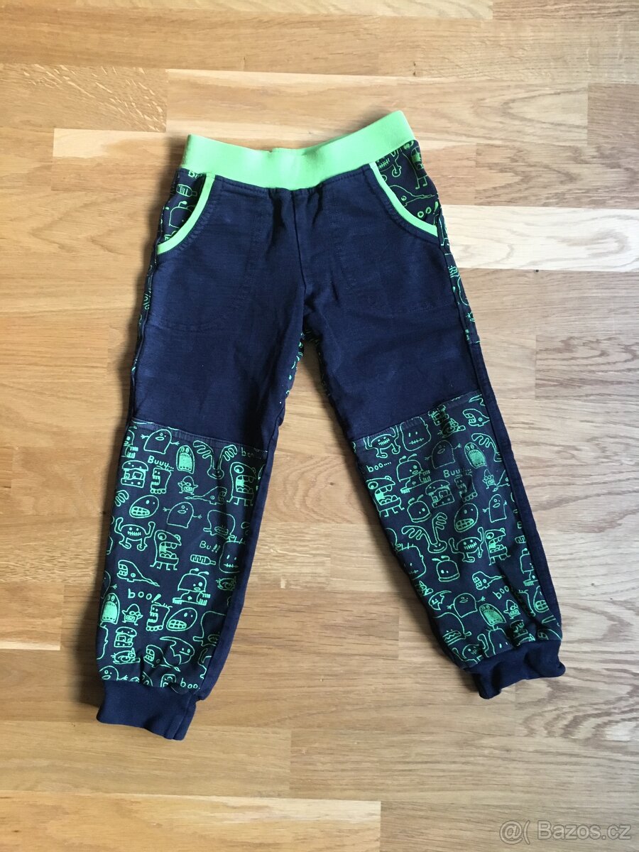 Tepláky příšerky černé 104 Gudo