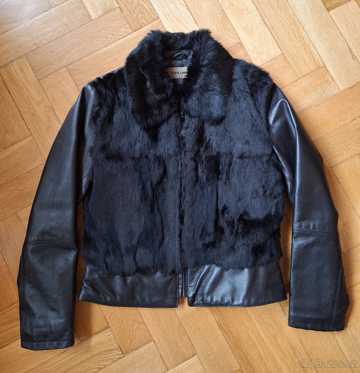 Kožená bunda s pravou kožešinou