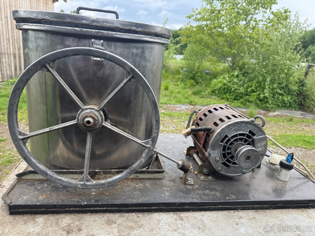 stroj na vyrobu másla