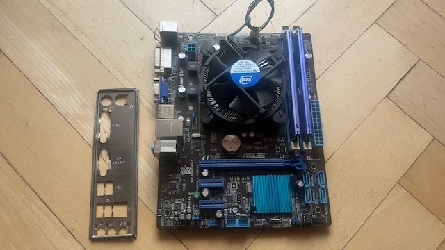 prodám desku, procesor a RAM