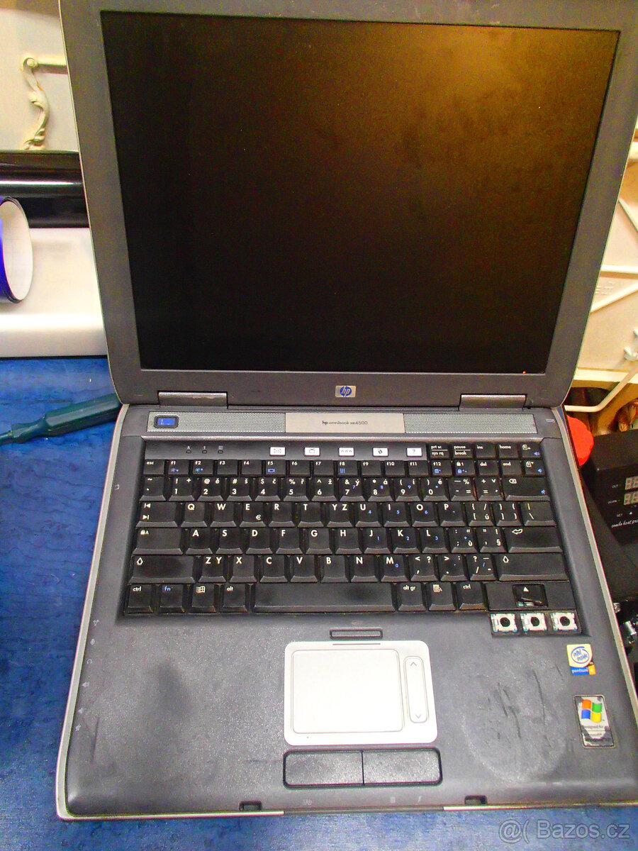 HP Omnibook XE4500 historický notebook