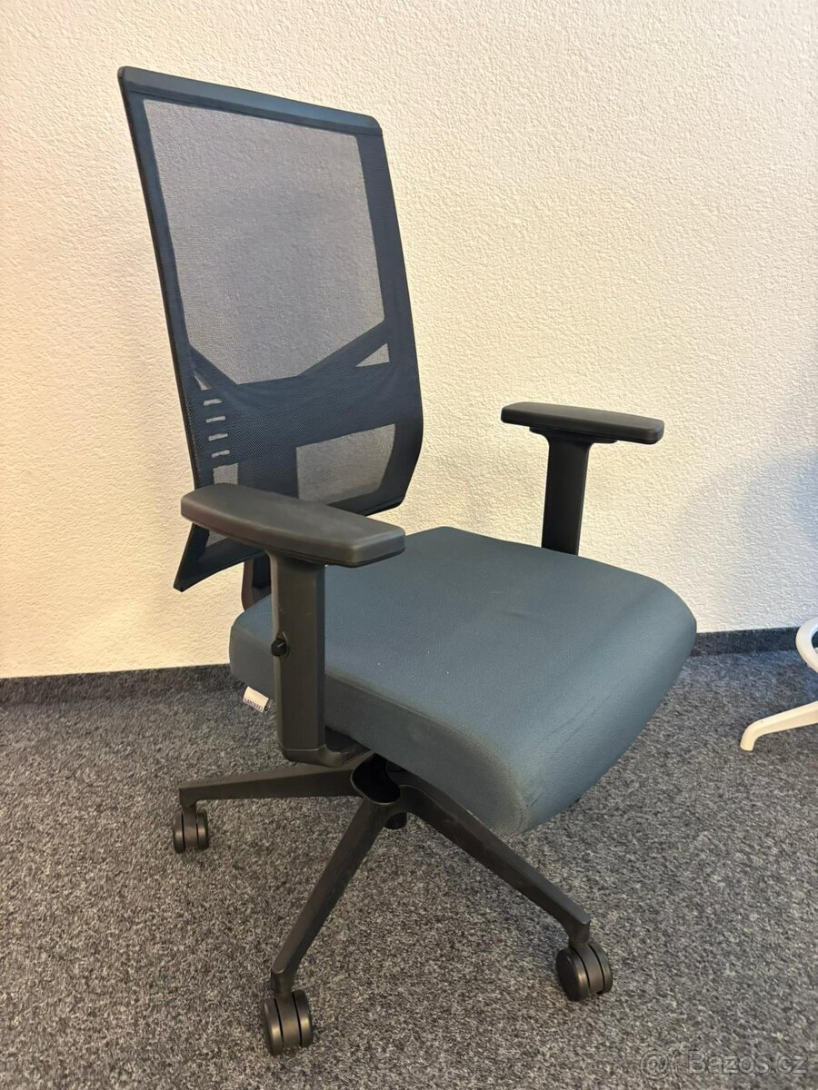 Kancelářská židle Antares Omnia