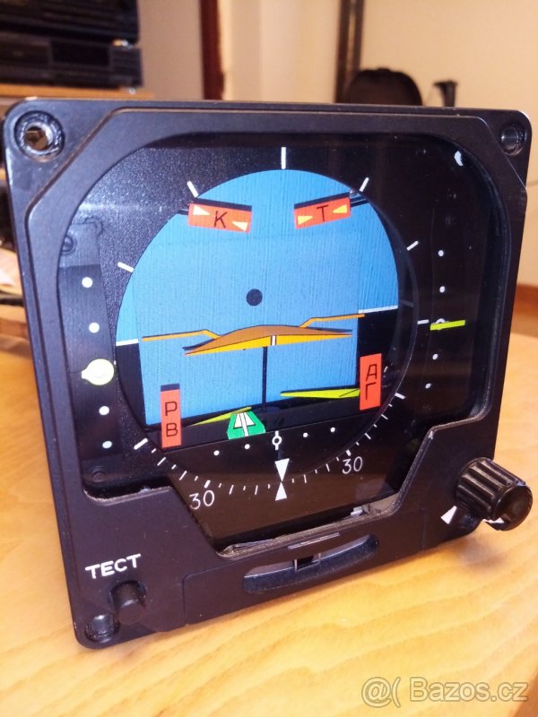 Přístroj z vrtulníku - letecký přístroj