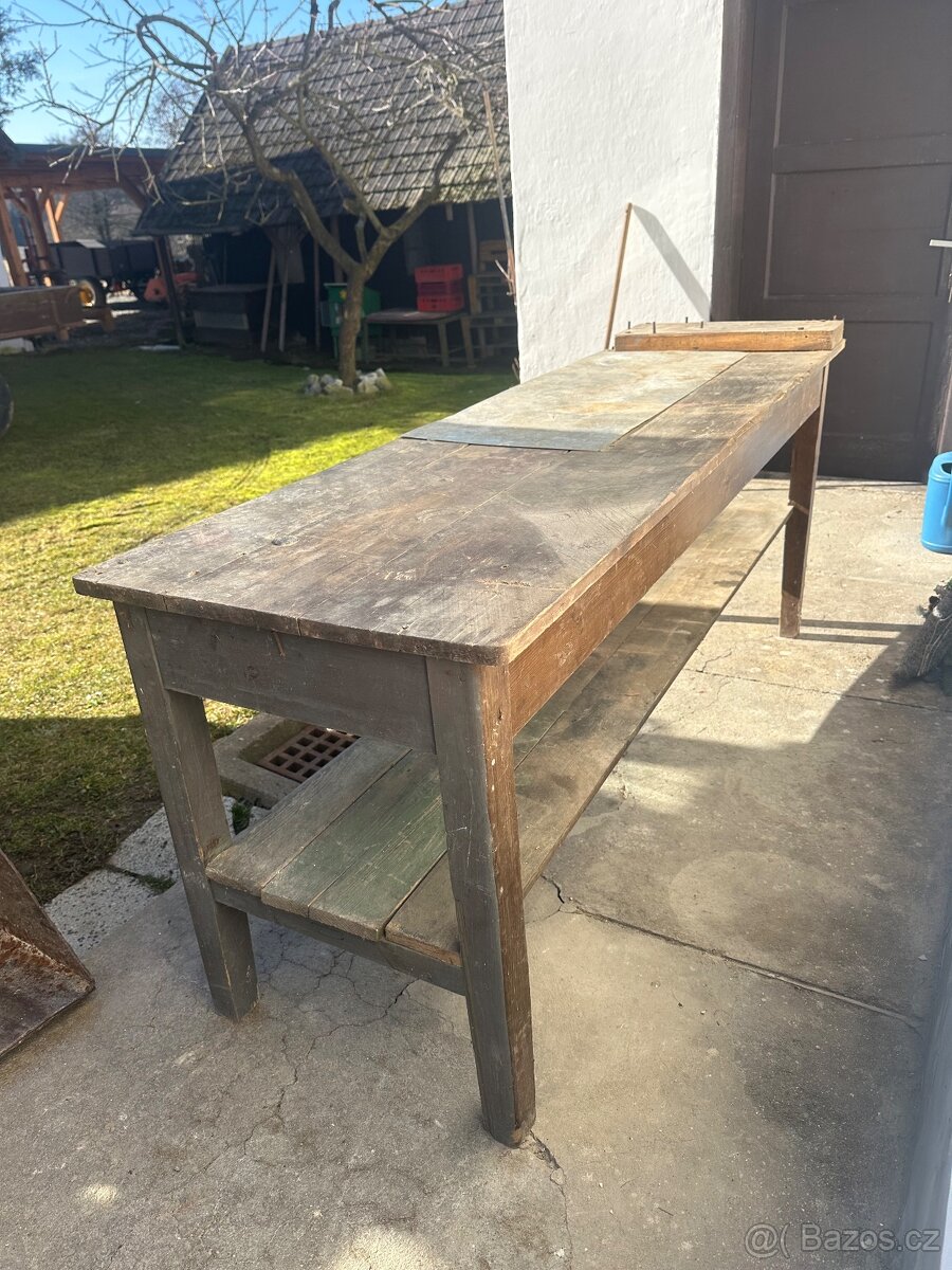 Pracovní stůl za odvoz