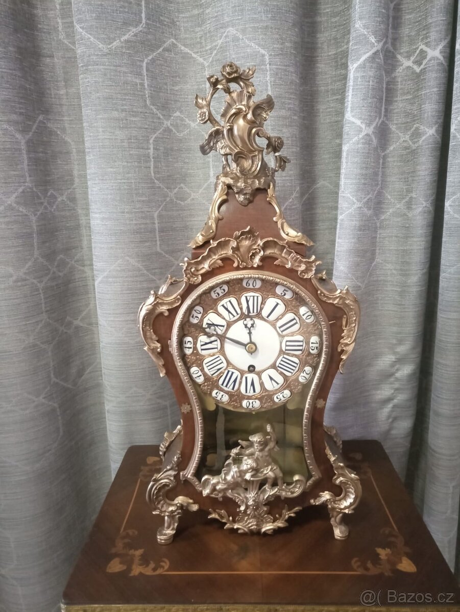 Pražské hodiny bule