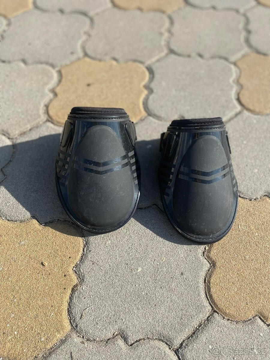 Anglická sedla, úklid sedlovny, levně