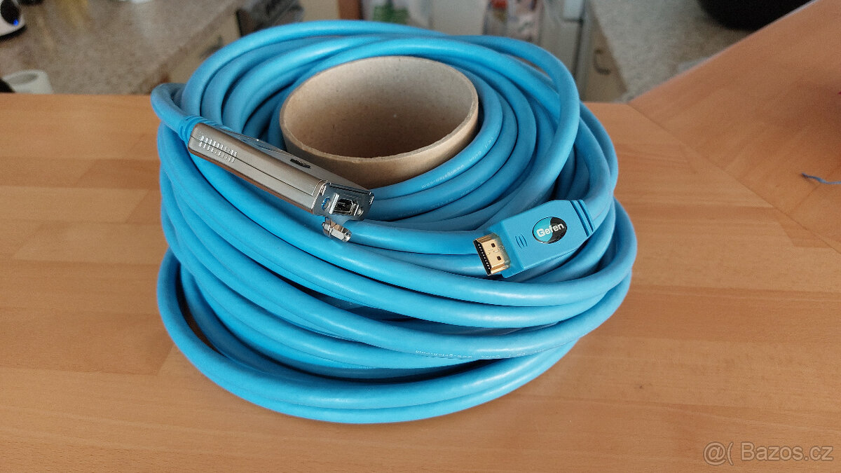 Kvalitní HDMI kabel s repeatrem signálu 38m