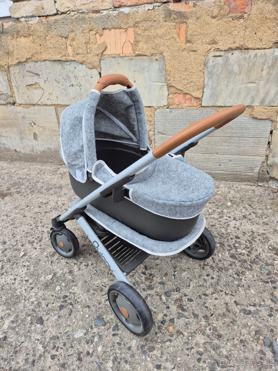 Kočárek pro panenky