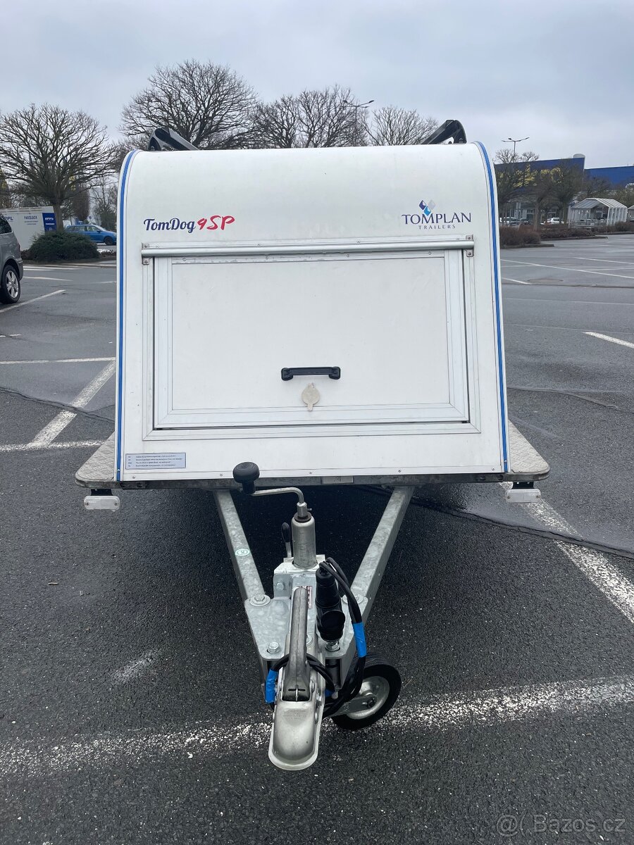 Vlek na přepravu 4 psů