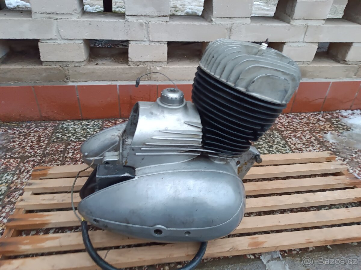 Motor Jawa 250, typ 559 panelka