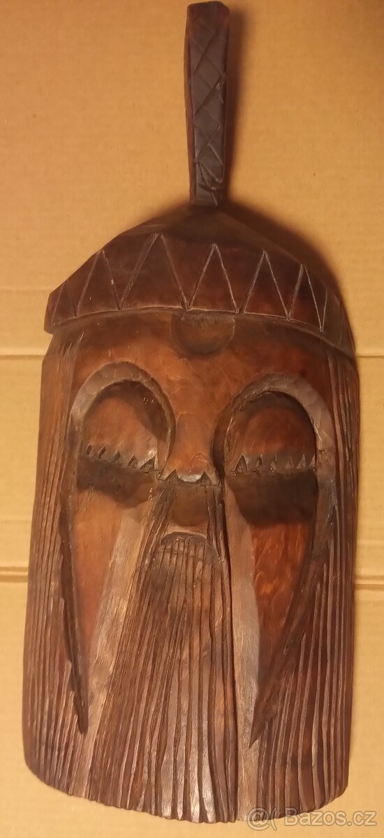 Dřevěná plastika na zeď (lopatka).