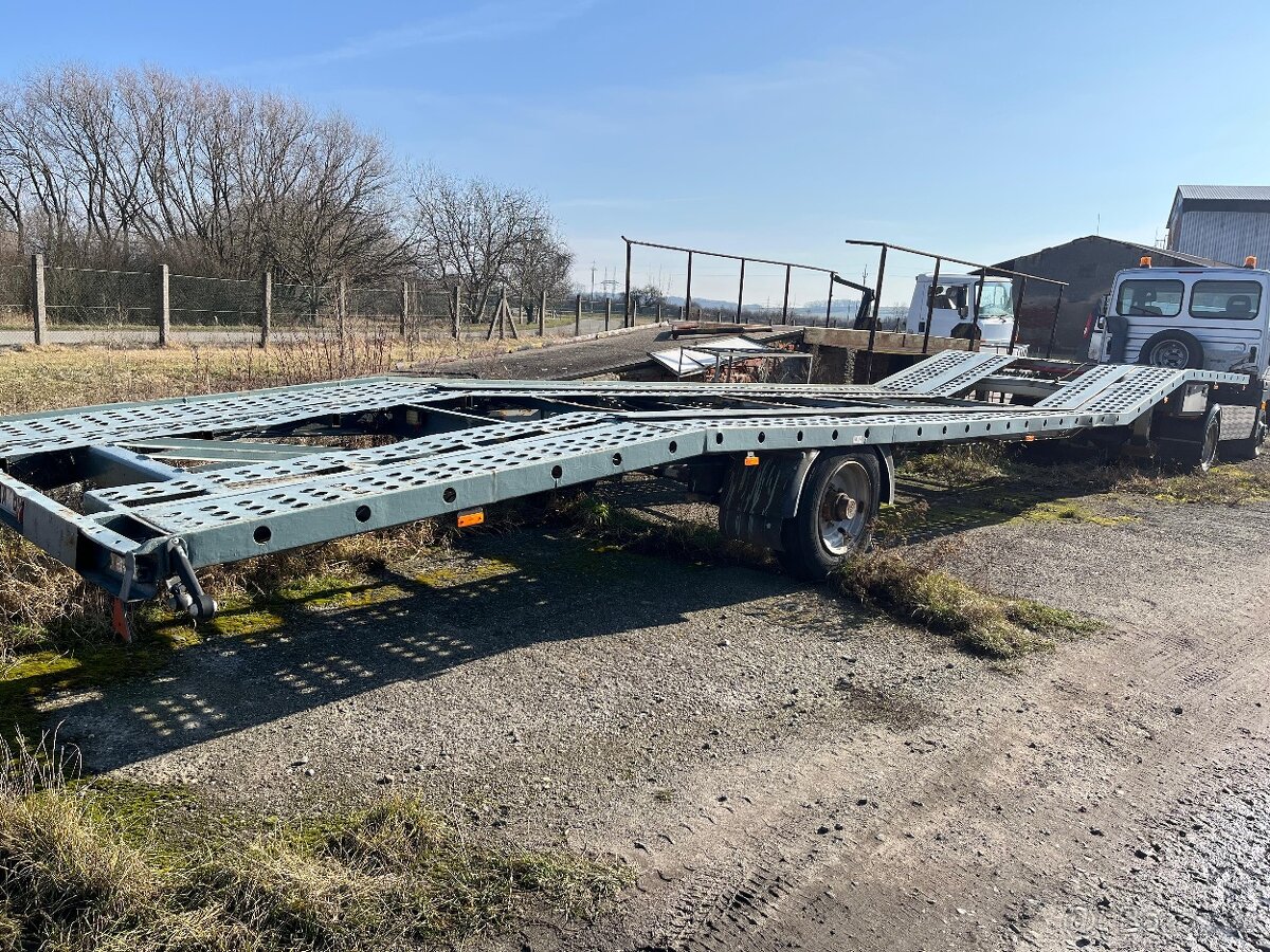 Mini návěs pro přepravu vozidel