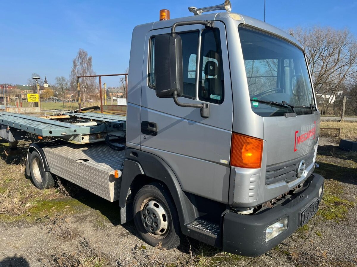 Mini tahač Nissan Atleon