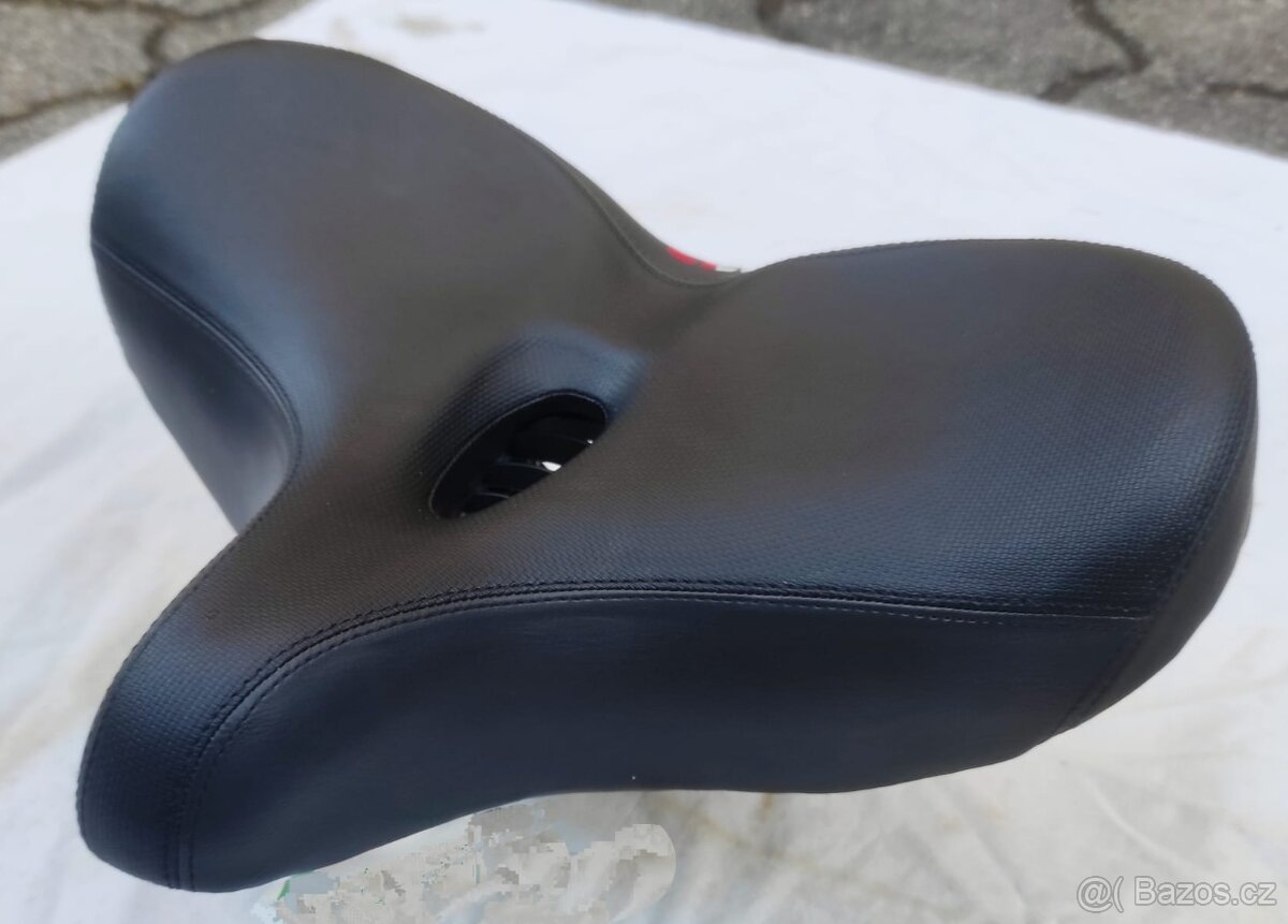 Sedlo cyklistické velké odpružené