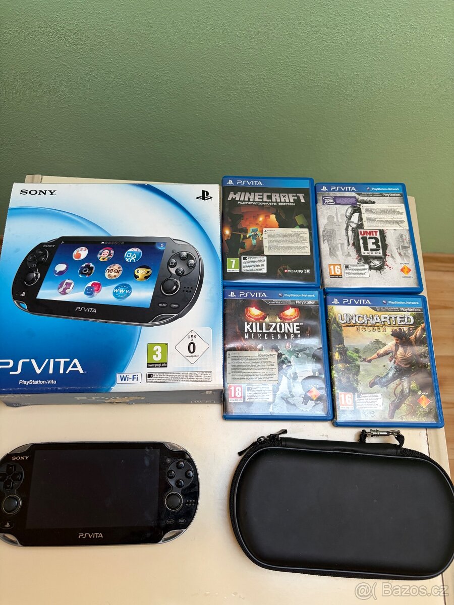 PS VITA PCH-1004 (OLED) + 4 hry + krabice