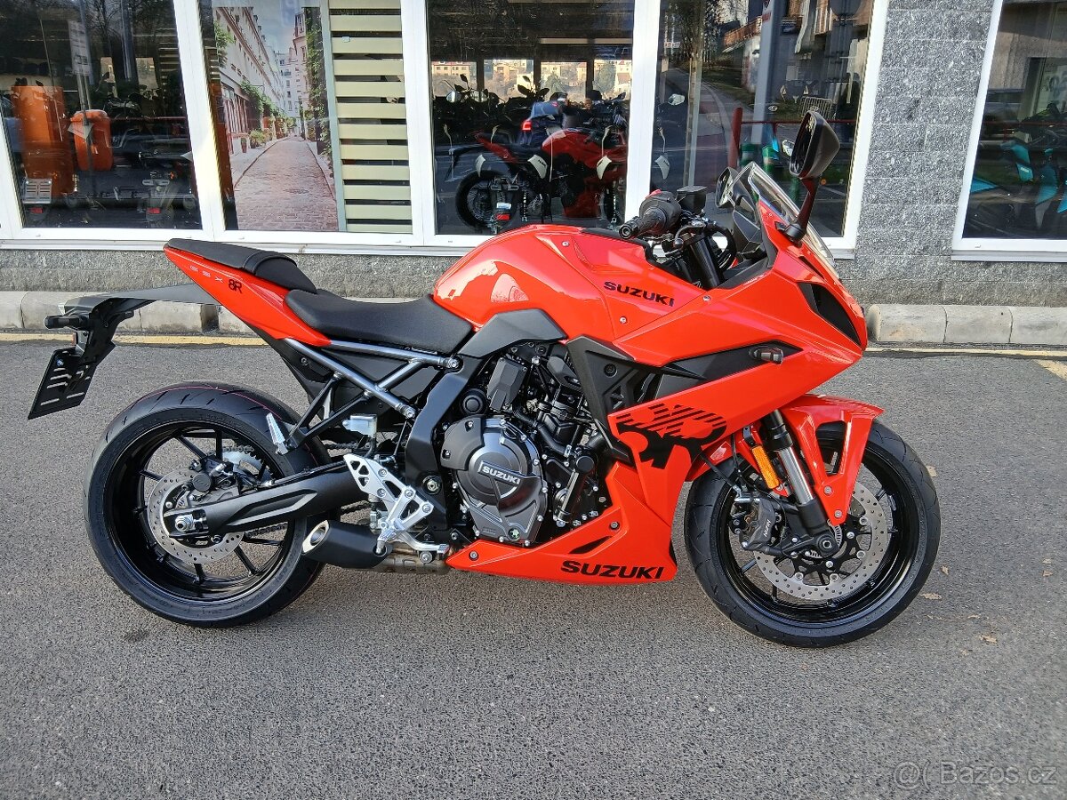 Suzuki GSX-8R nový motocykl