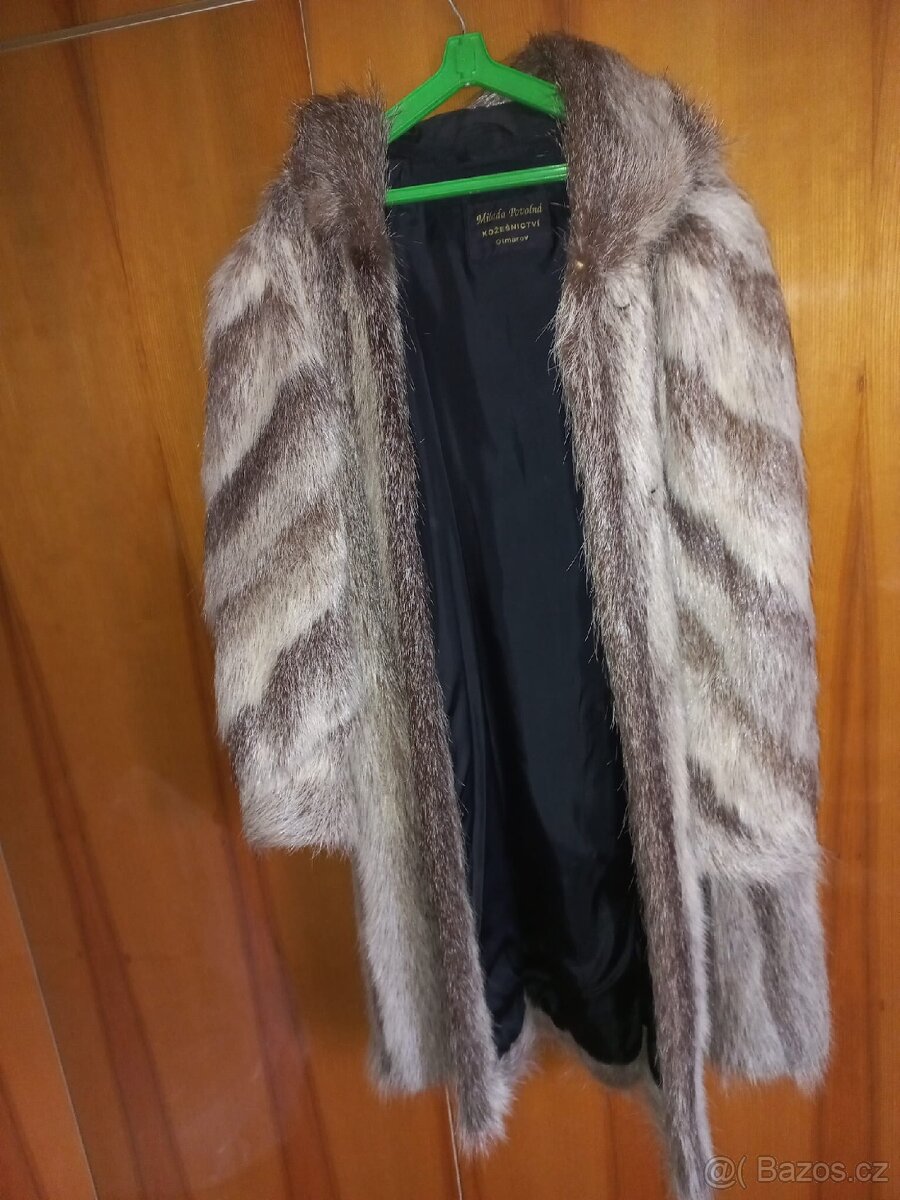 Prodám dámský kožich stříbrná nutrie