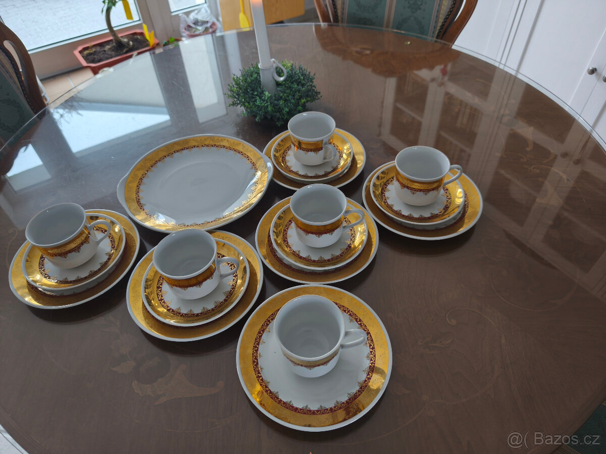 Zlatý čajový set