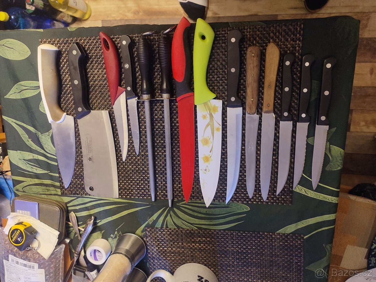 Nože,ocílky, sekáček
