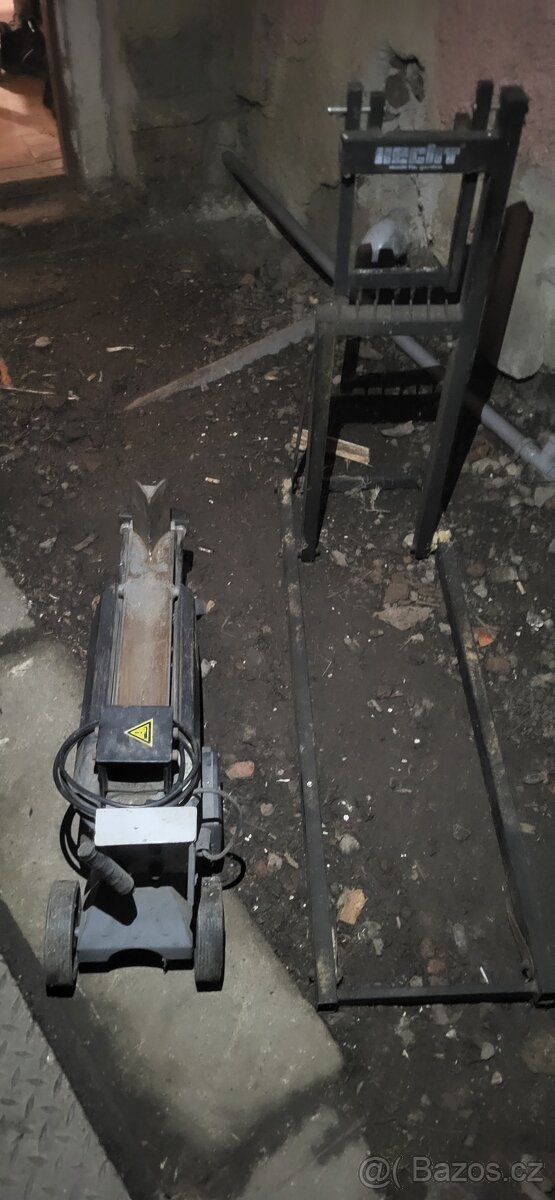 Štípačka na dřevo