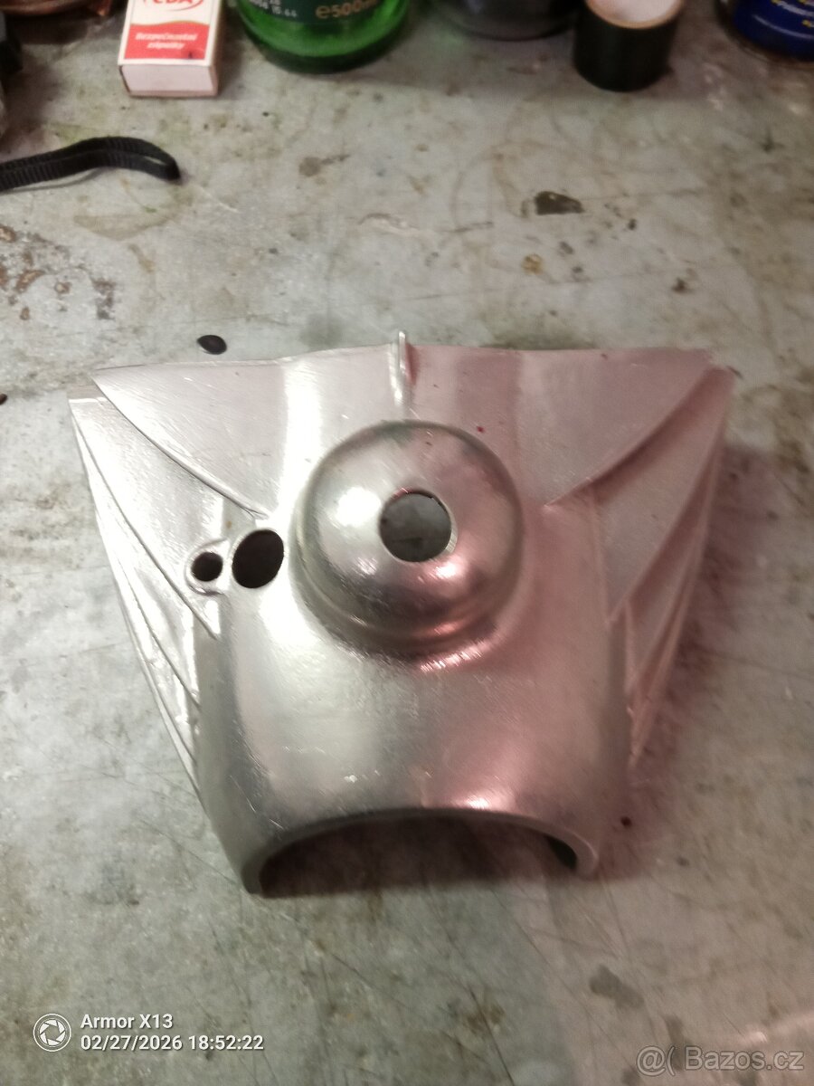 Jawa 350 pérak nebo Ogar kryt karburace