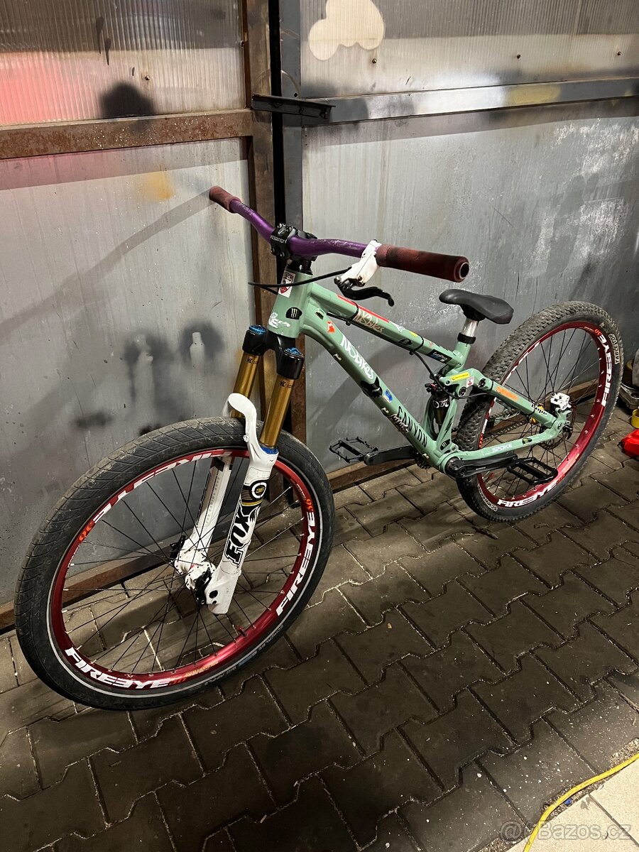 Slopestyle dirt kolo canyon stitched 720 pro