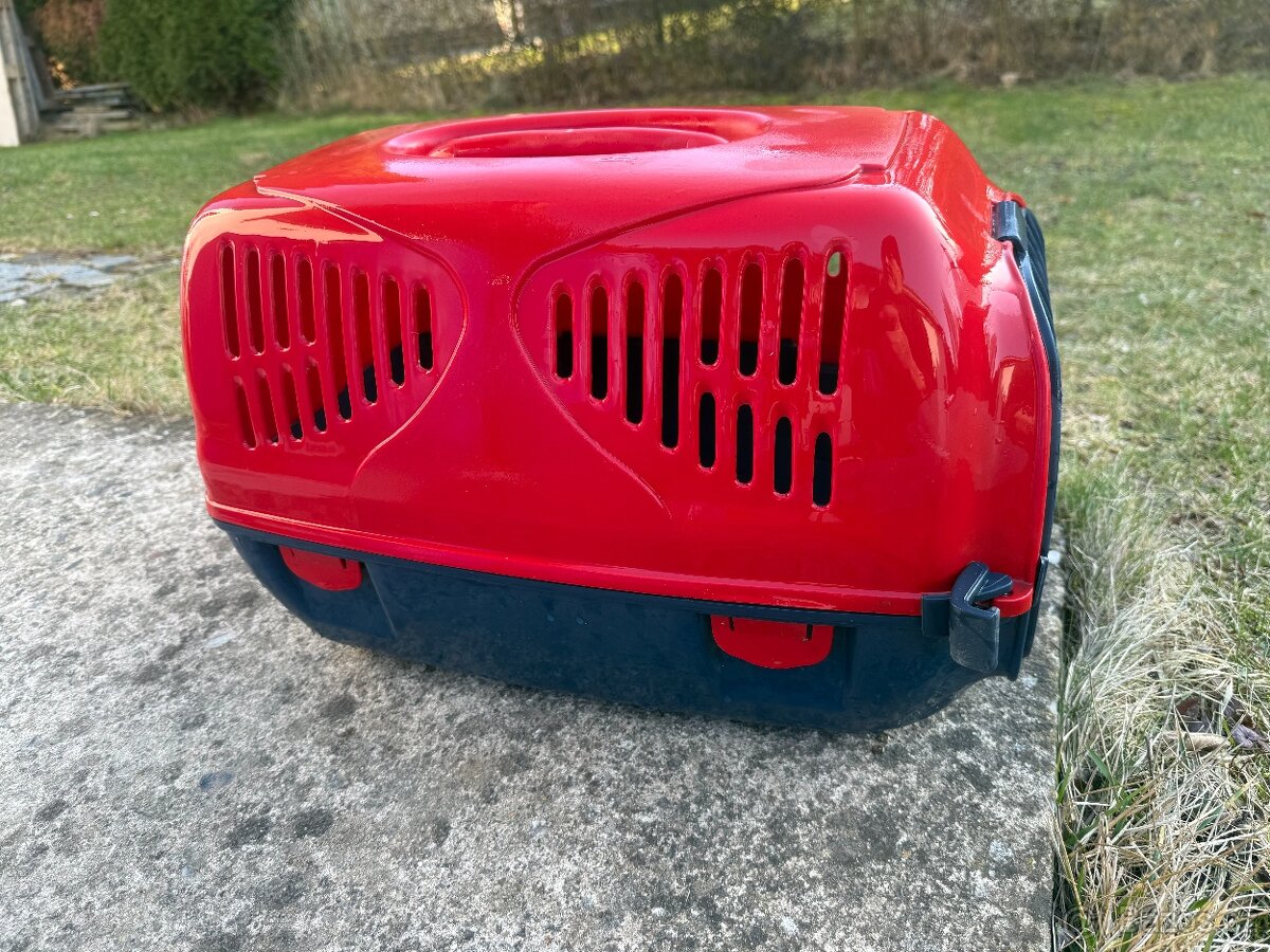 Přepravka pro kočky, menší psy a králíky