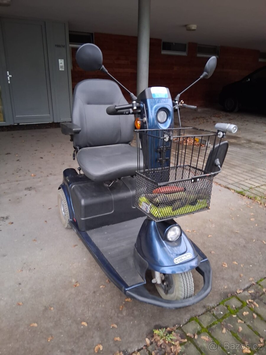 Tříkolový invalidní vozík